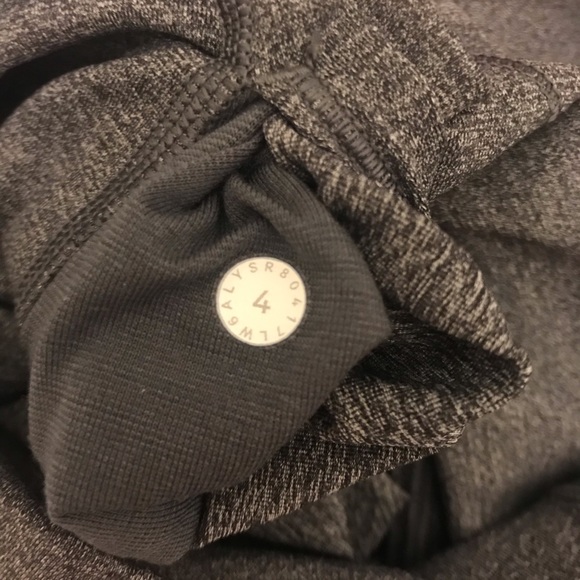 Wunder Under Crop Size 4 - Picture 2 of 5